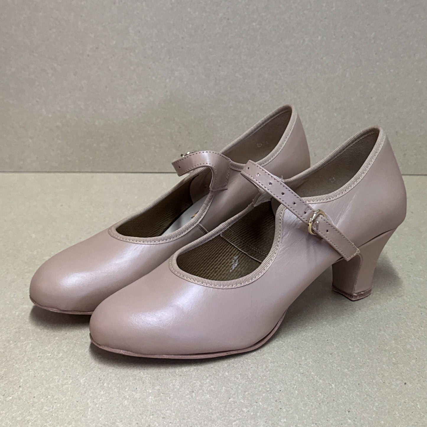 2" Show Shoe (Tan) - Size 5 (TP2)
