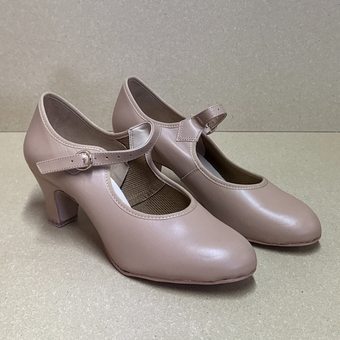 2" Show Shoe (Tan) - Size 5 (TP2)