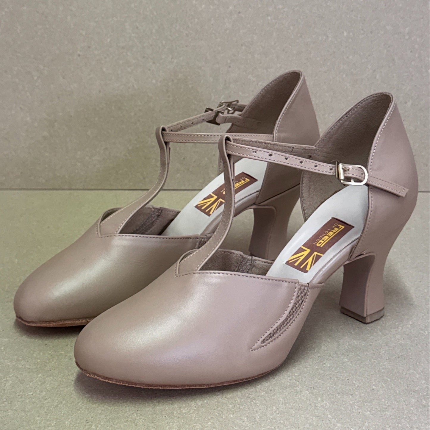 Showflex Tan - Size 6 (TP8)