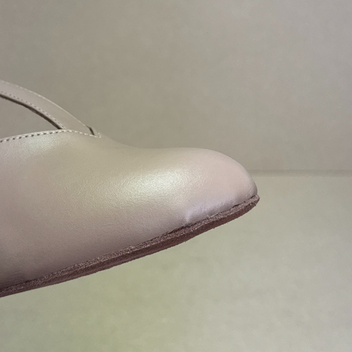 Showflex Tan - Size 5H (TP9)