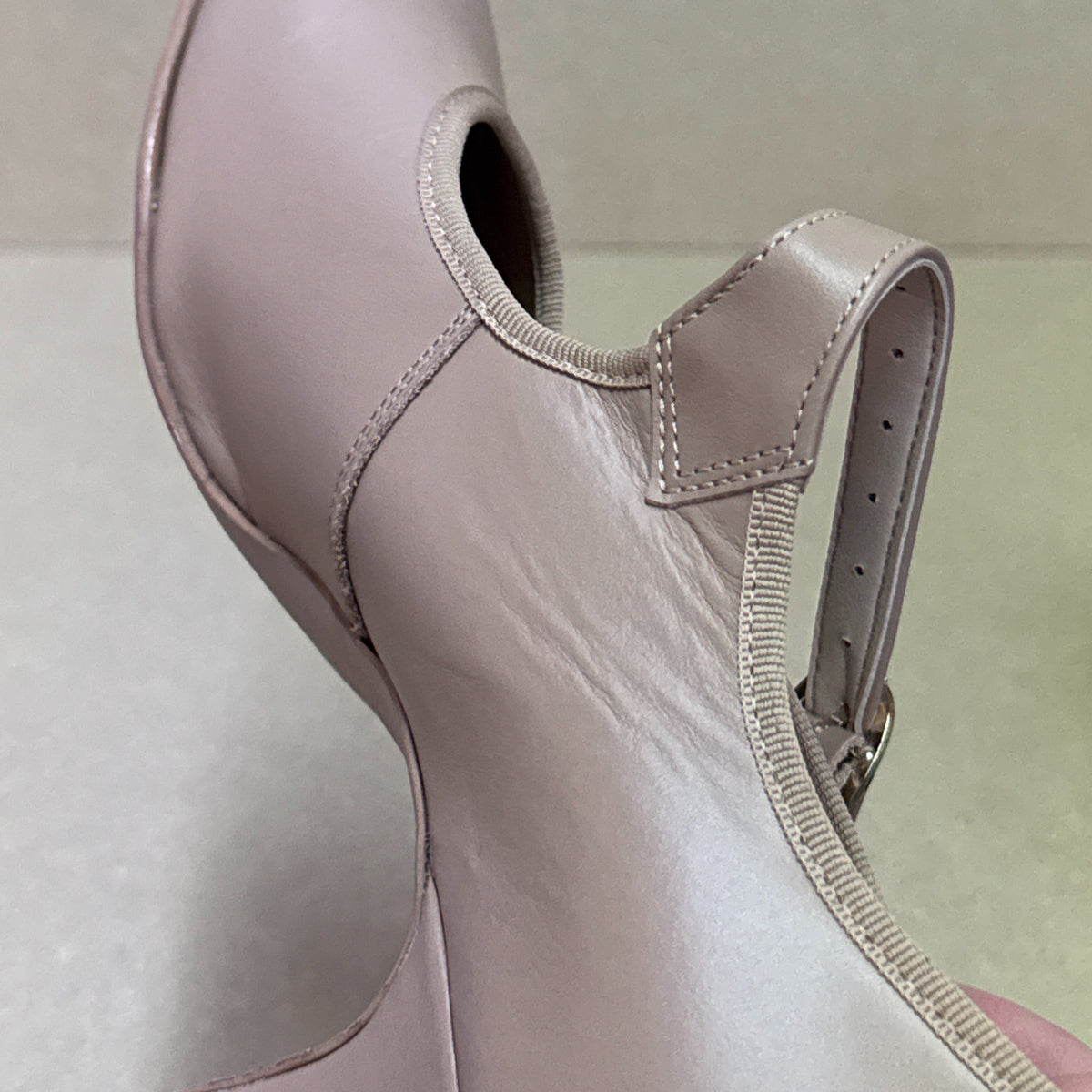2" Show Shoe (Tan) - Size 5H (TP3)