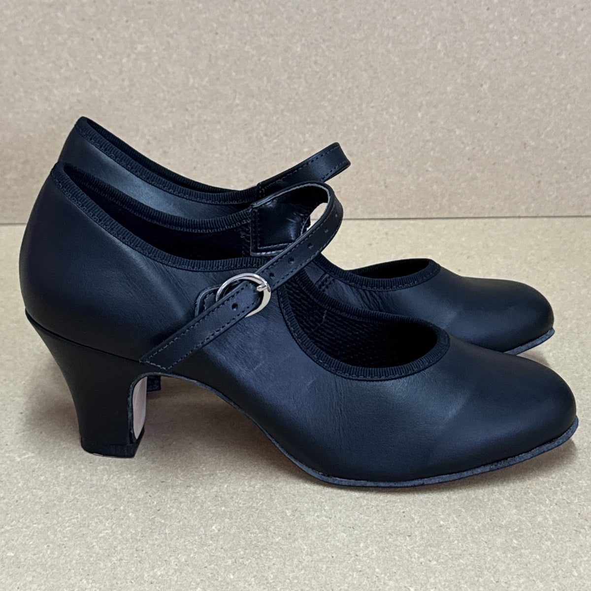 2" Show Shoe - Size 4 (TP7)