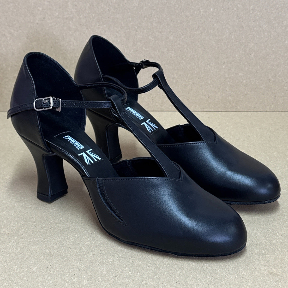 Showflex Black - Size 7 (TP11)