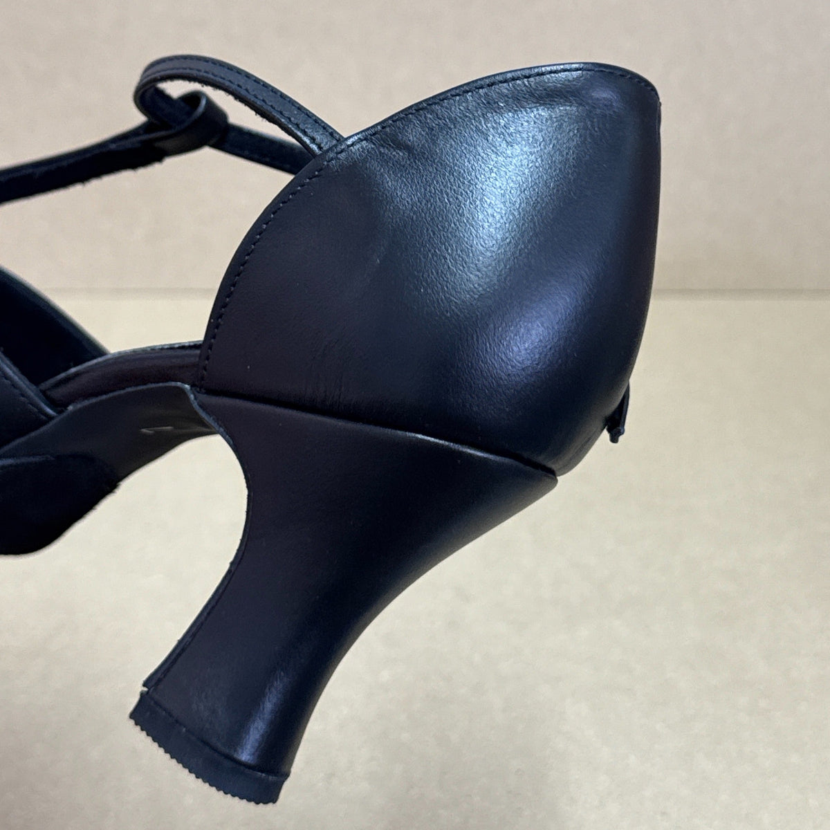 Showflex Black - Size 7 (TP11)