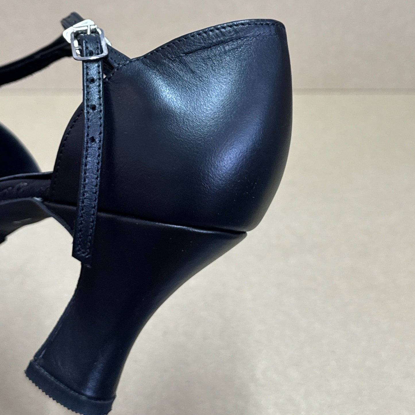 Showflex Black - Size 7 (TP11)