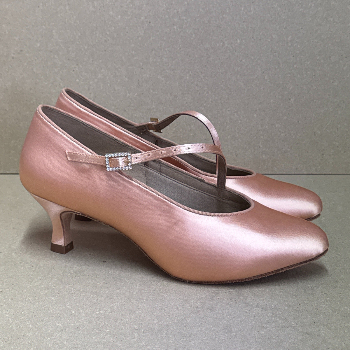Clara - Size 4H (LB9)