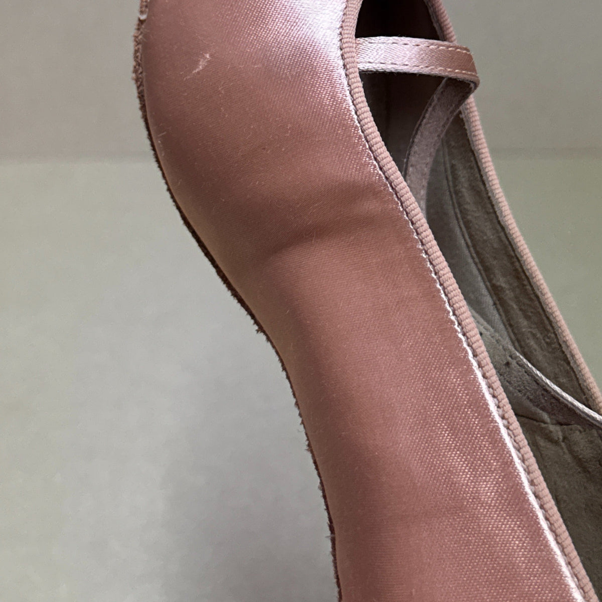 Clara - Size 6H (LB4)