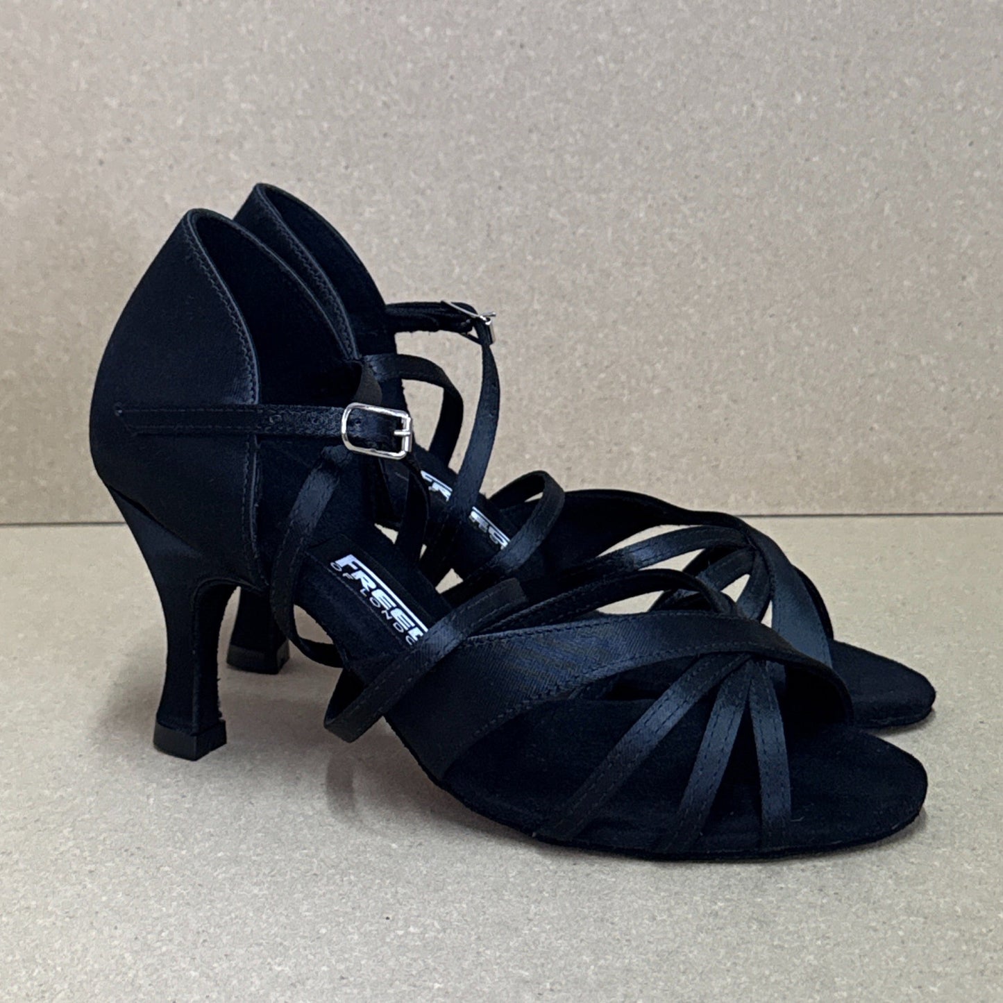 Sylvia Black - Size 3 (LL2)