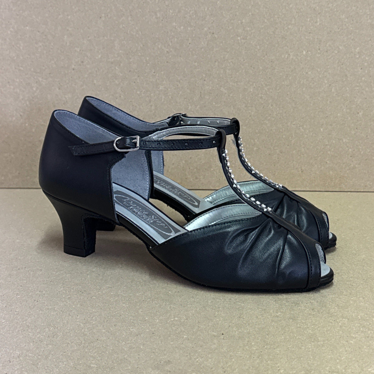 Topaz Black - Size 3H (DSL1)