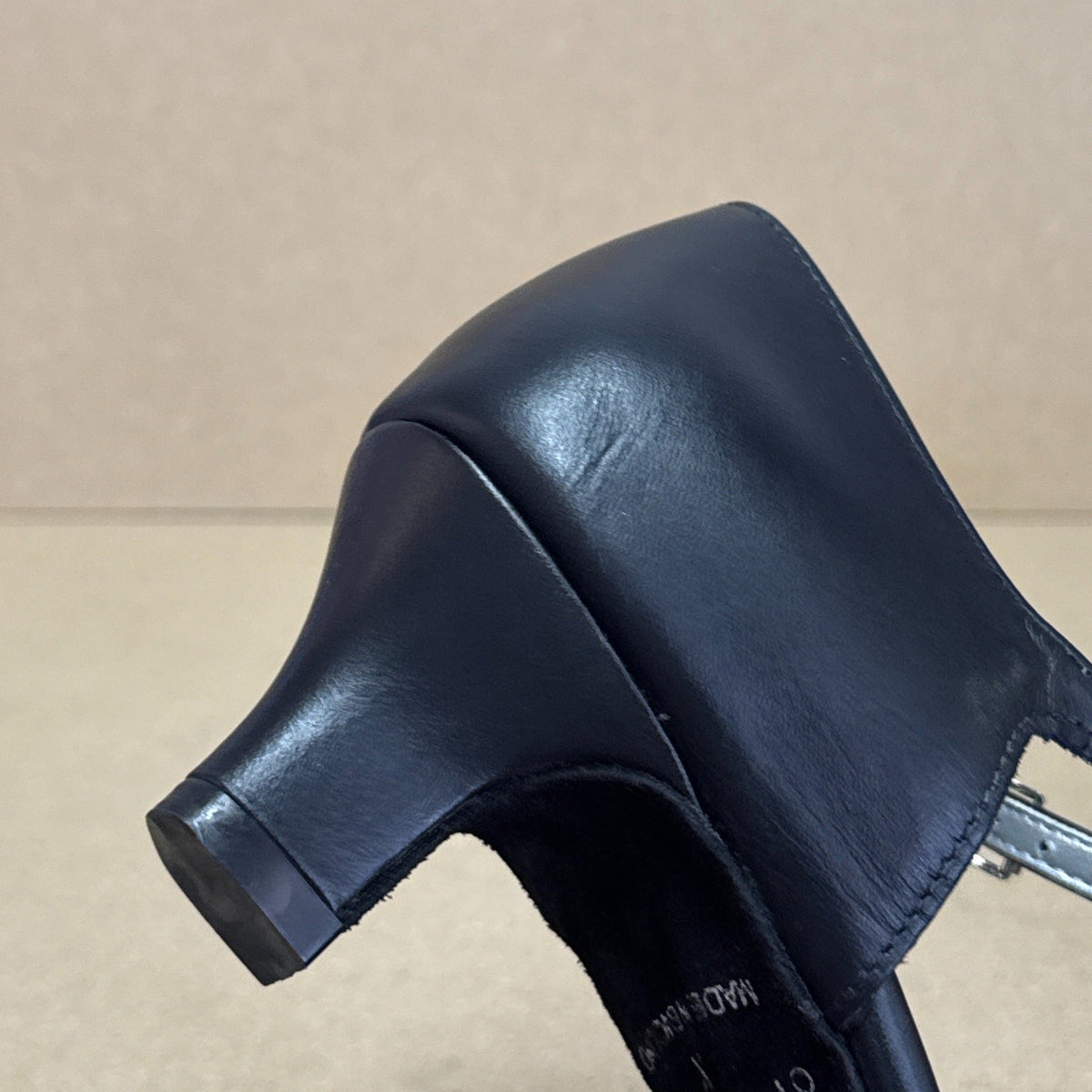 Topaz Black - Size 6 (DSL5)