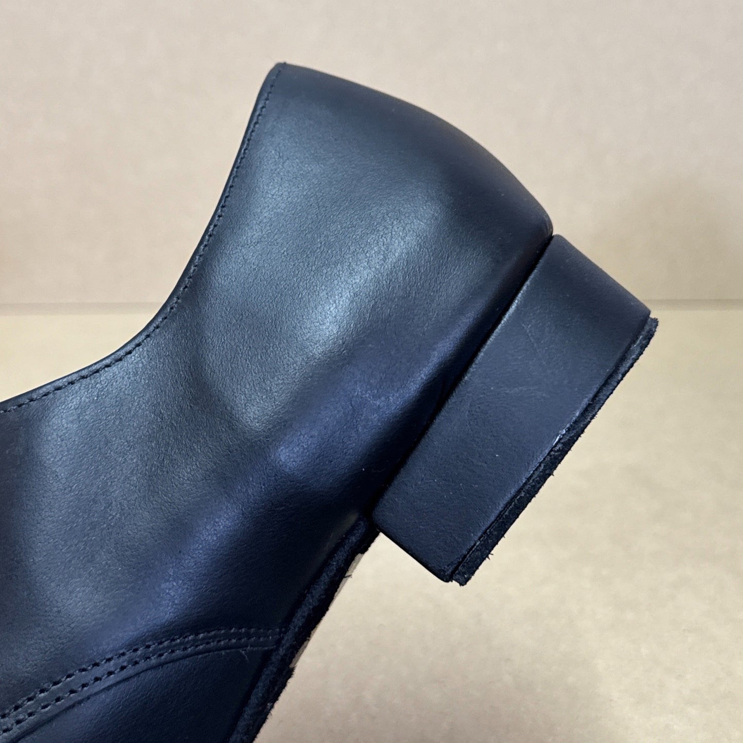 Kelly Black Leather - Size 10 (DSM6)