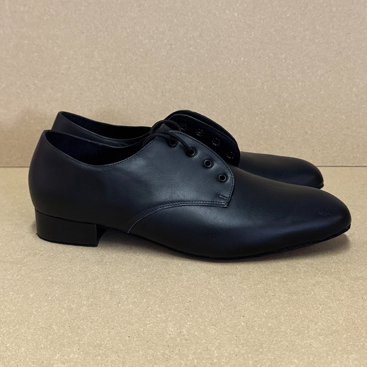 Kelly Black Leather - Size 9 (DSM4)