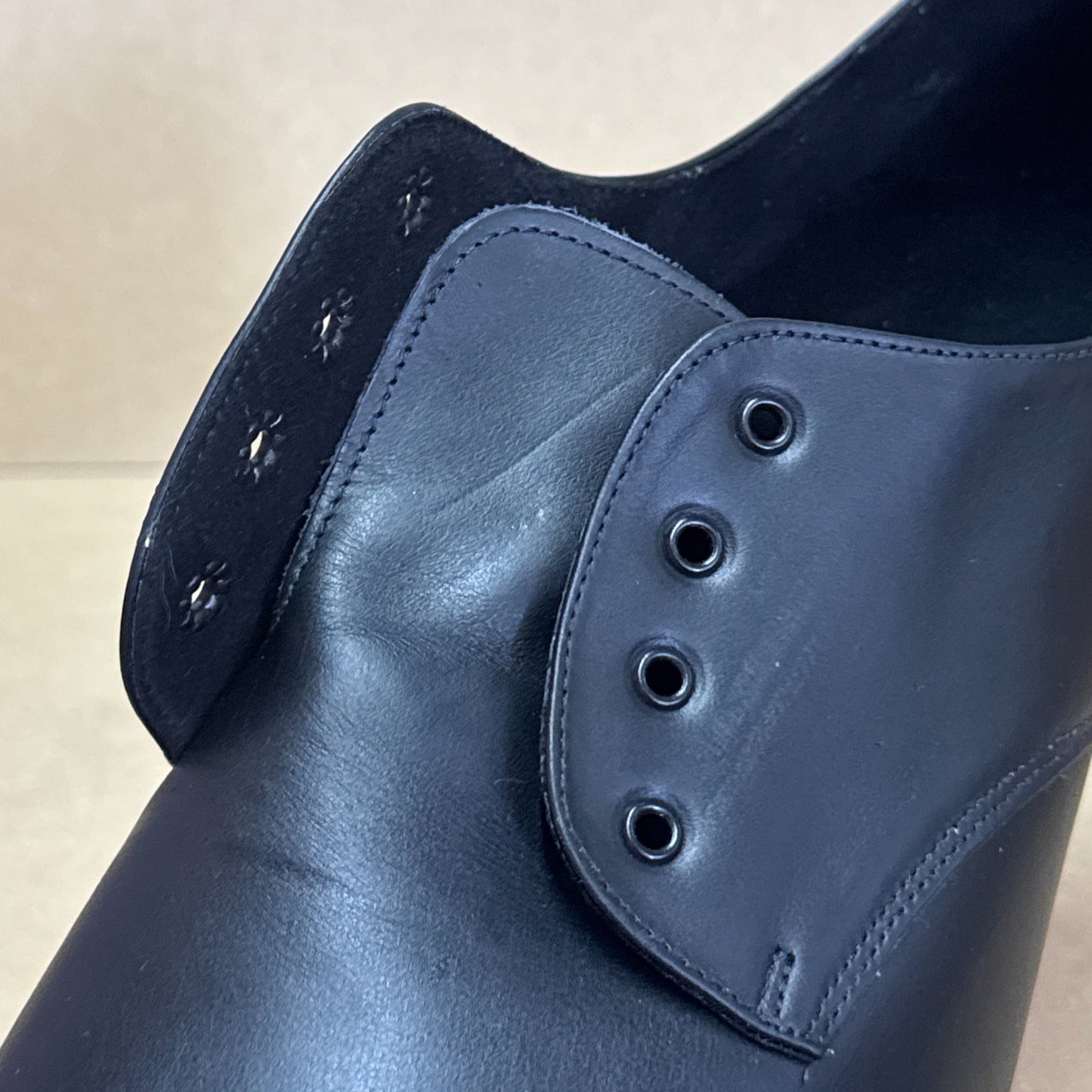 Kelly Black Leather - Size 9 (DSM4)