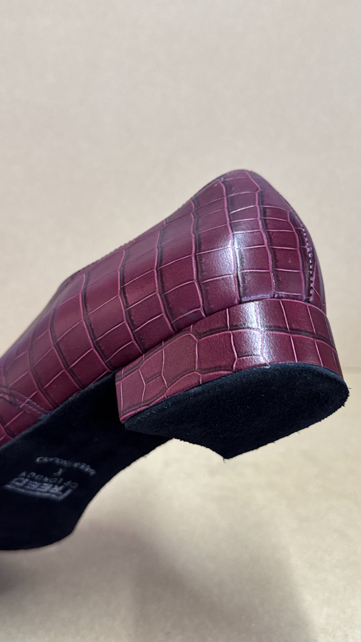 Kelly Burgundy Croc - Size 10 (DSM7)